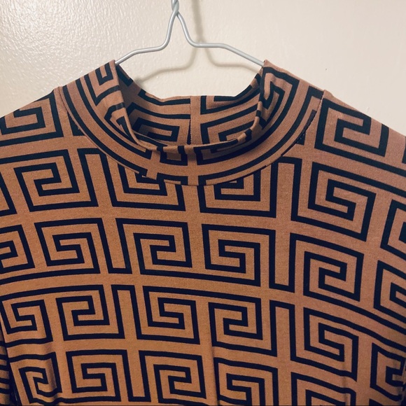 🏃🏽‍♀️ 2 for $25🏃‍♀️ brown dress with a pattern - Picture 2 of 6